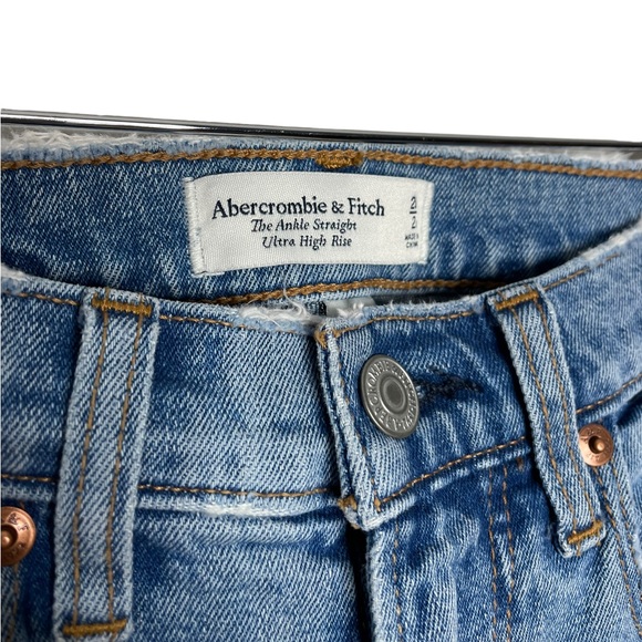 Abercrombie | Curve Love Ankle Straight Ultra High Rise Medium Raw Hem 2/26 - Picture 7 of 9